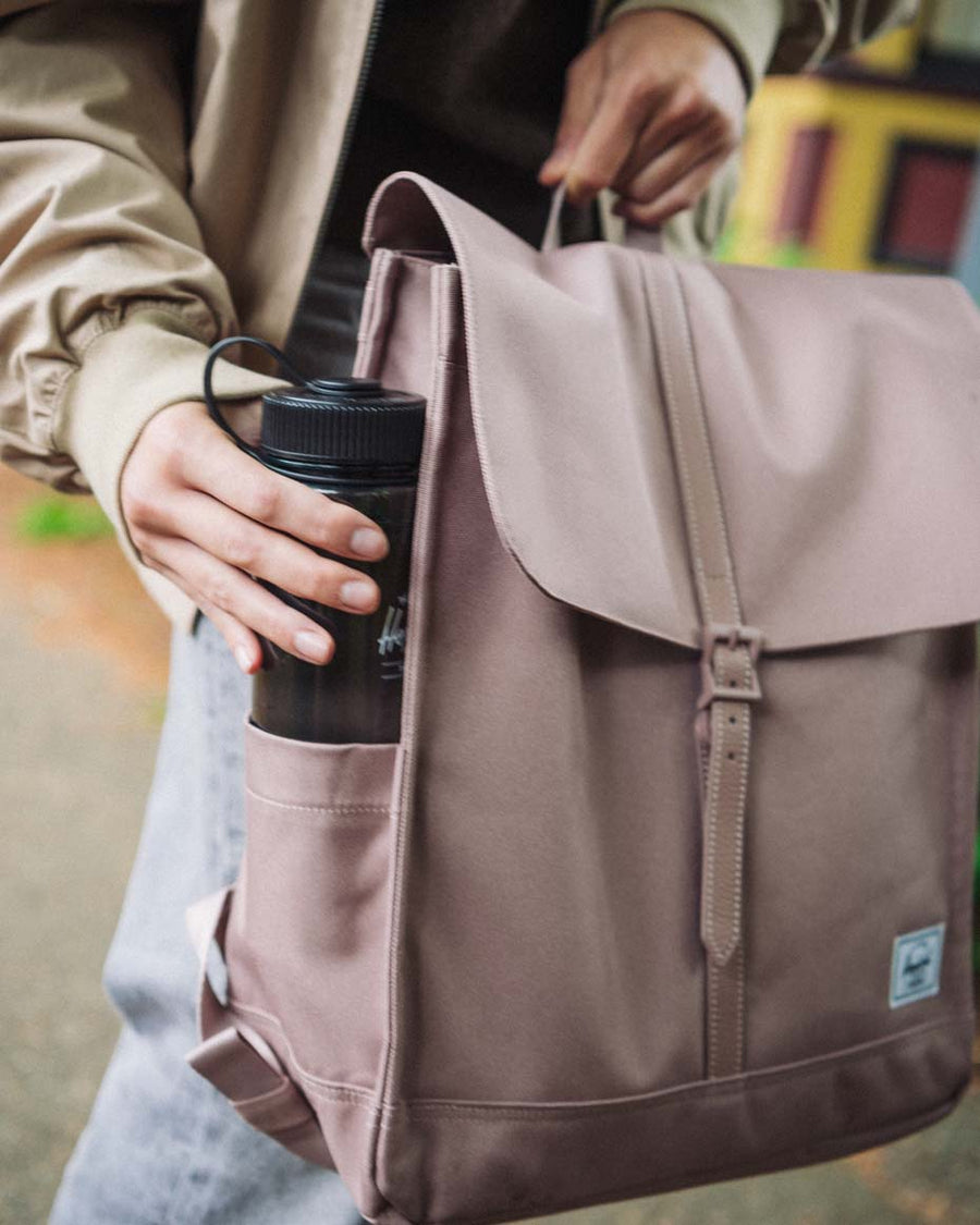 herschel backpack city midfloral With its magnetic closure City Backpack Herschel Supply