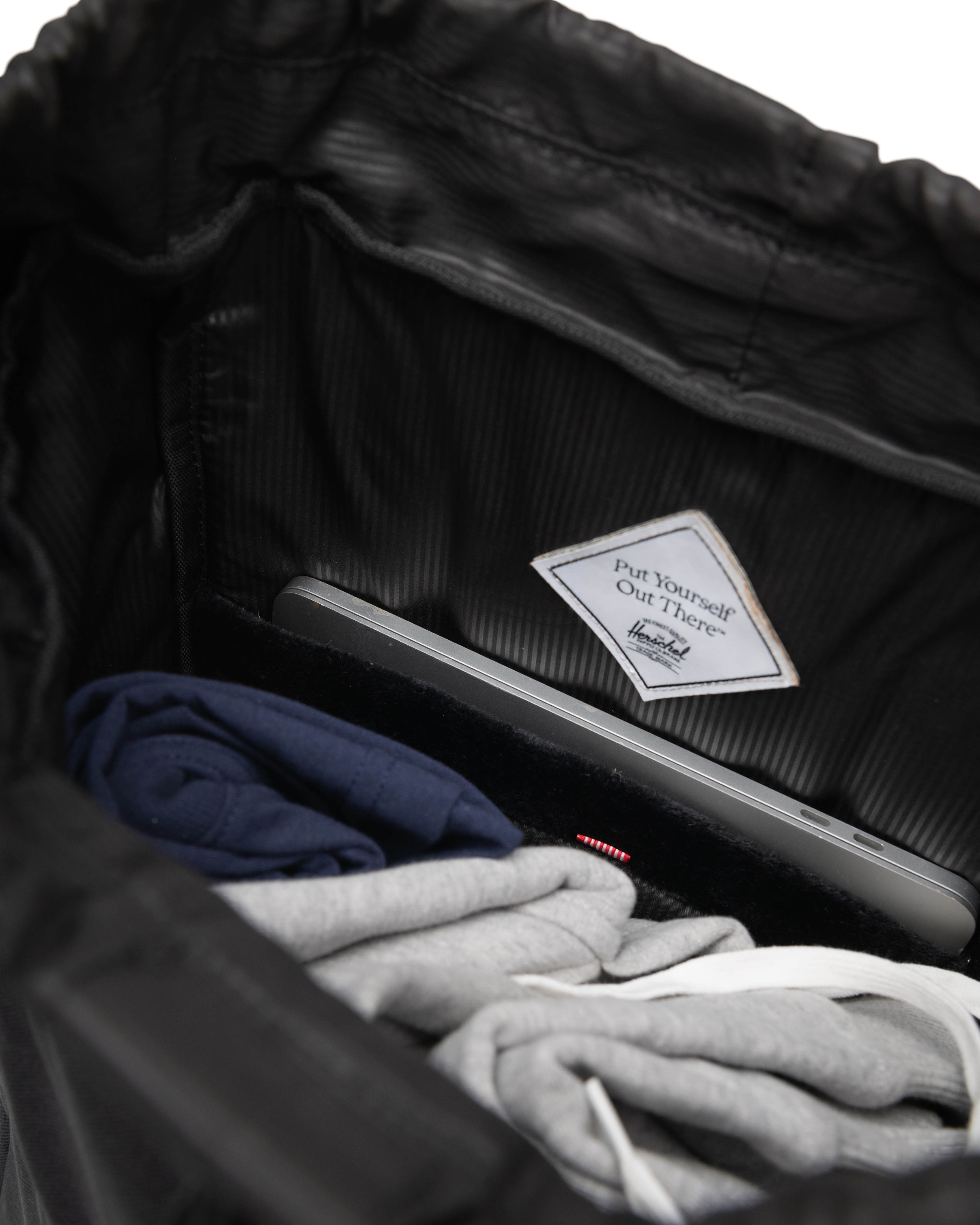 Retreat Backpack – Herschel Supply Co. Canada