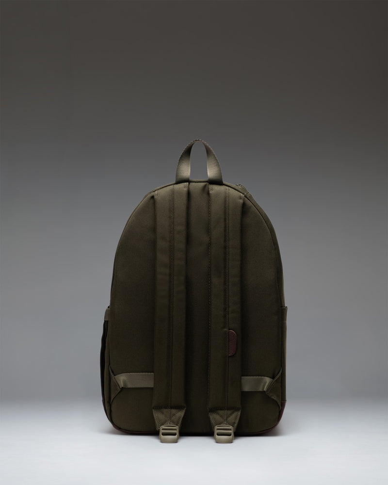 Herschel Supply Co. Pop Quiz Backpack in Ivy Green and Chicory Coffee.
