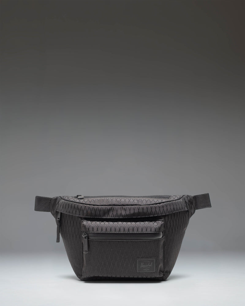 Front view of the Herschel Supply Co Pop Quiz Hip Pack in Black Diamond/Black.