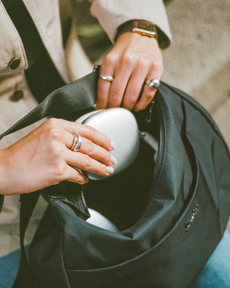 Yara Large Shoulder Bag – Herschel Supply Co. Canada