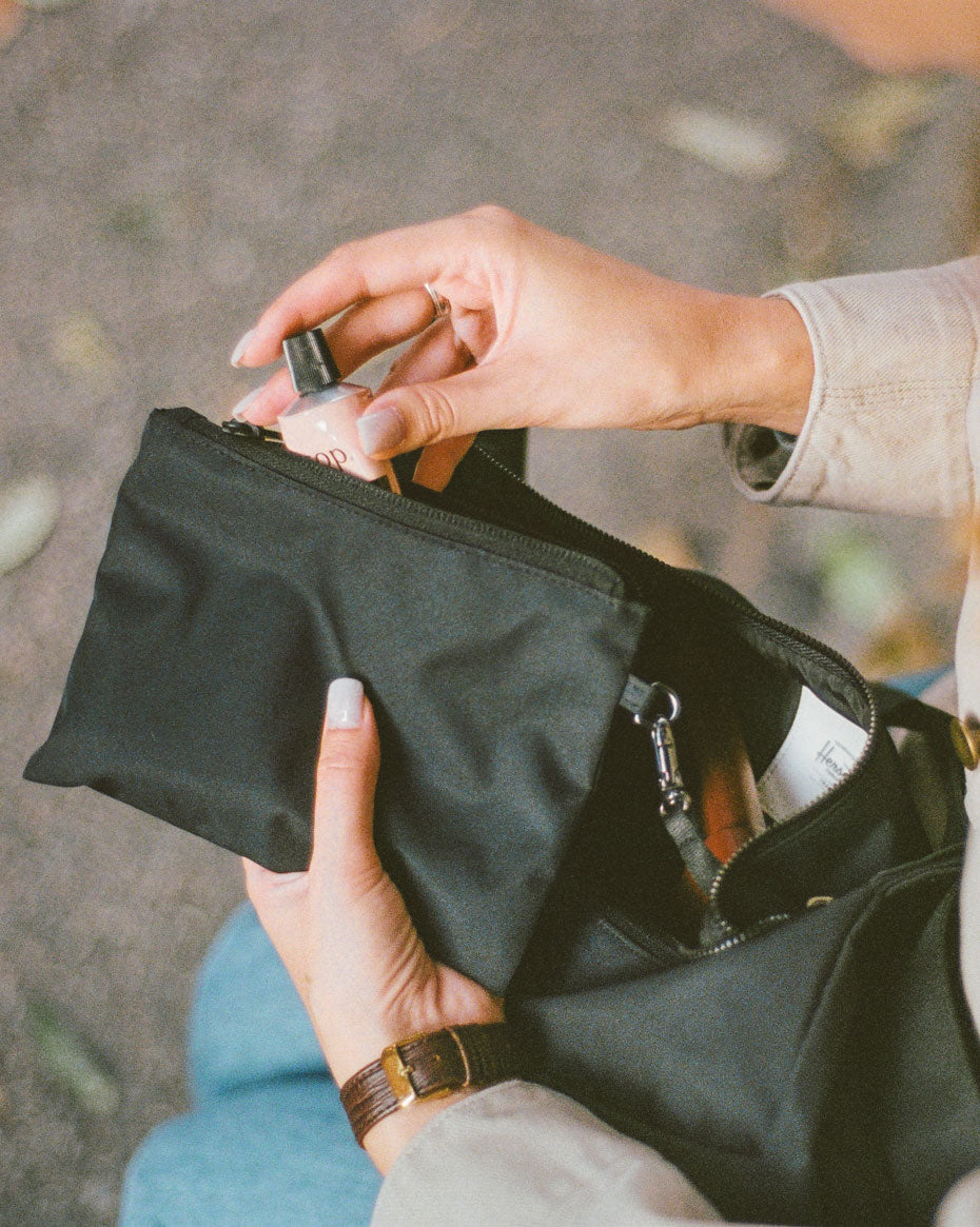 Yara Large Shoulder Bag – Herschel Supply Co. Canada