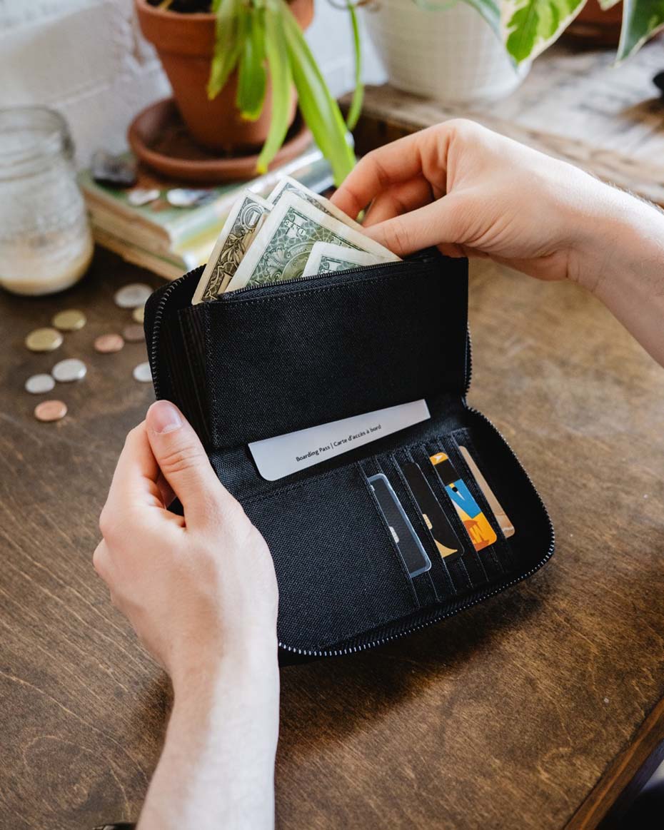 Thomas Wallet – Herschel Supply Co. Canada