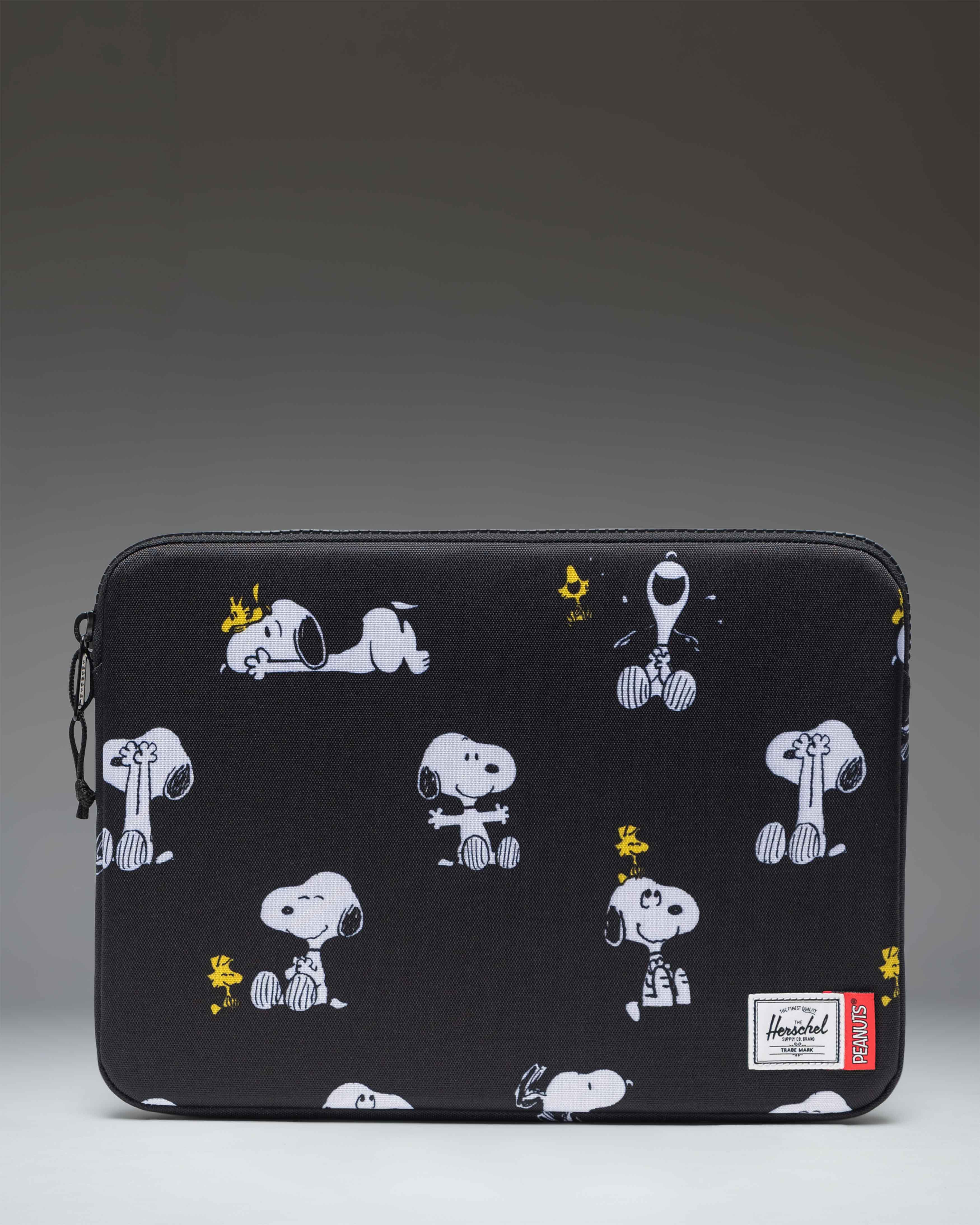 その他 Snoopy (Charcoal) Peanuts® Anchor 14 Inch Sleeve – Herschel Supply Co. Canada