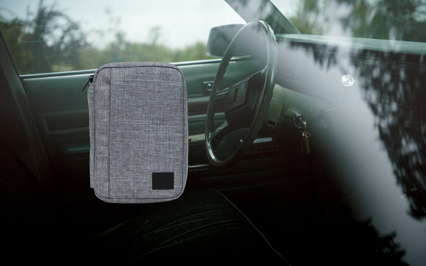 Herschel Supply Co. Burrard Organizer Tech accessory pouch in Raven Crosshatch grey.