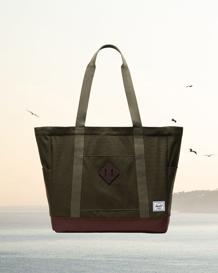Herschel Heritage Tote bag in Ivy Green and Chicory Coffee.