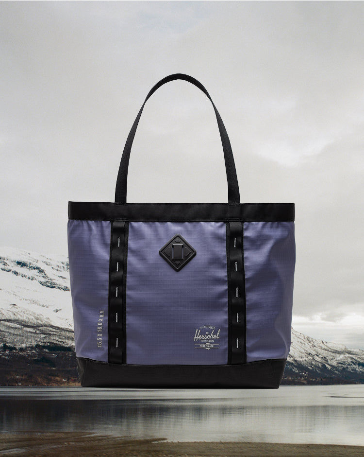 Herschel Supply Co. All Season Gear Tote 33 L in Heron/Black.