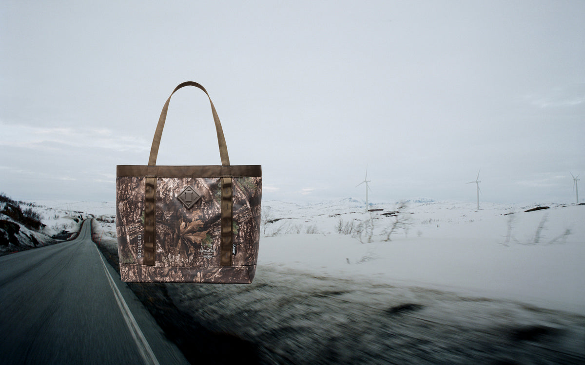 Realtree® All Season Gear Tote 33 L