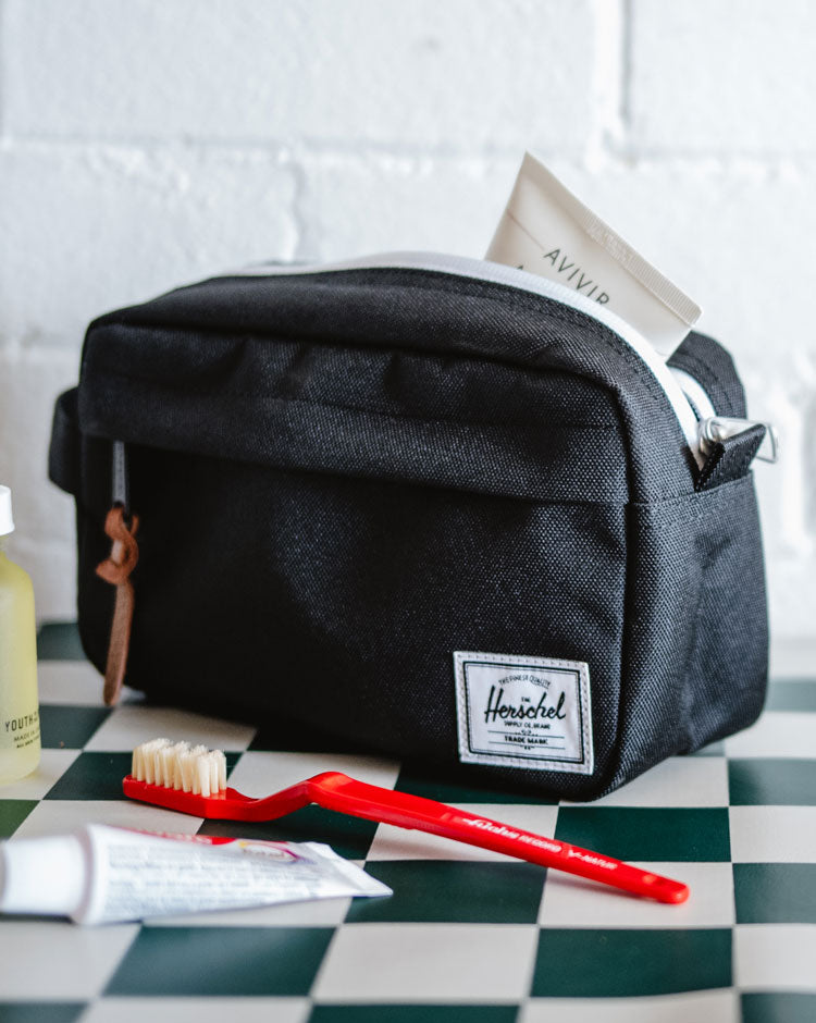Chapter Small Travel Kit – Herschel Supply Co. Canada