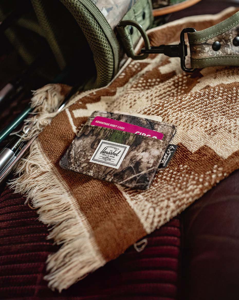 Realtree® Charlie Cardholder – Herschel Supply Co. Canada
