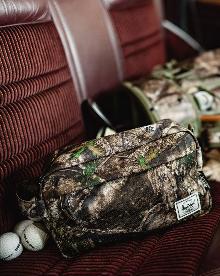 Realtree® Chapter Travel Kit – Herschel Supply Co. Canada