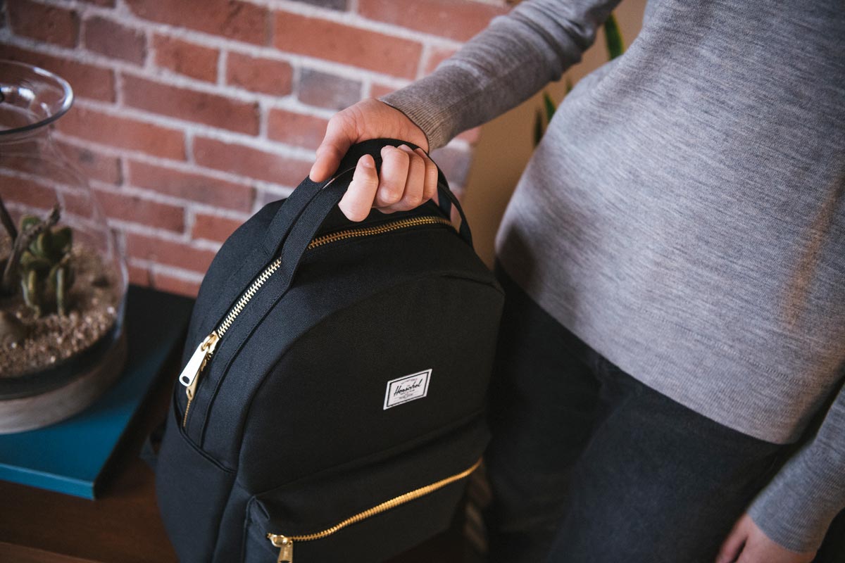 Grab and go. Two top handles make it easy to pick up, open and carry the Nova.