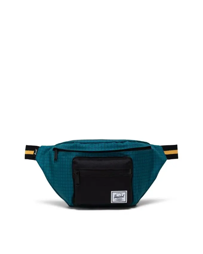 Seventeen Hip Pack