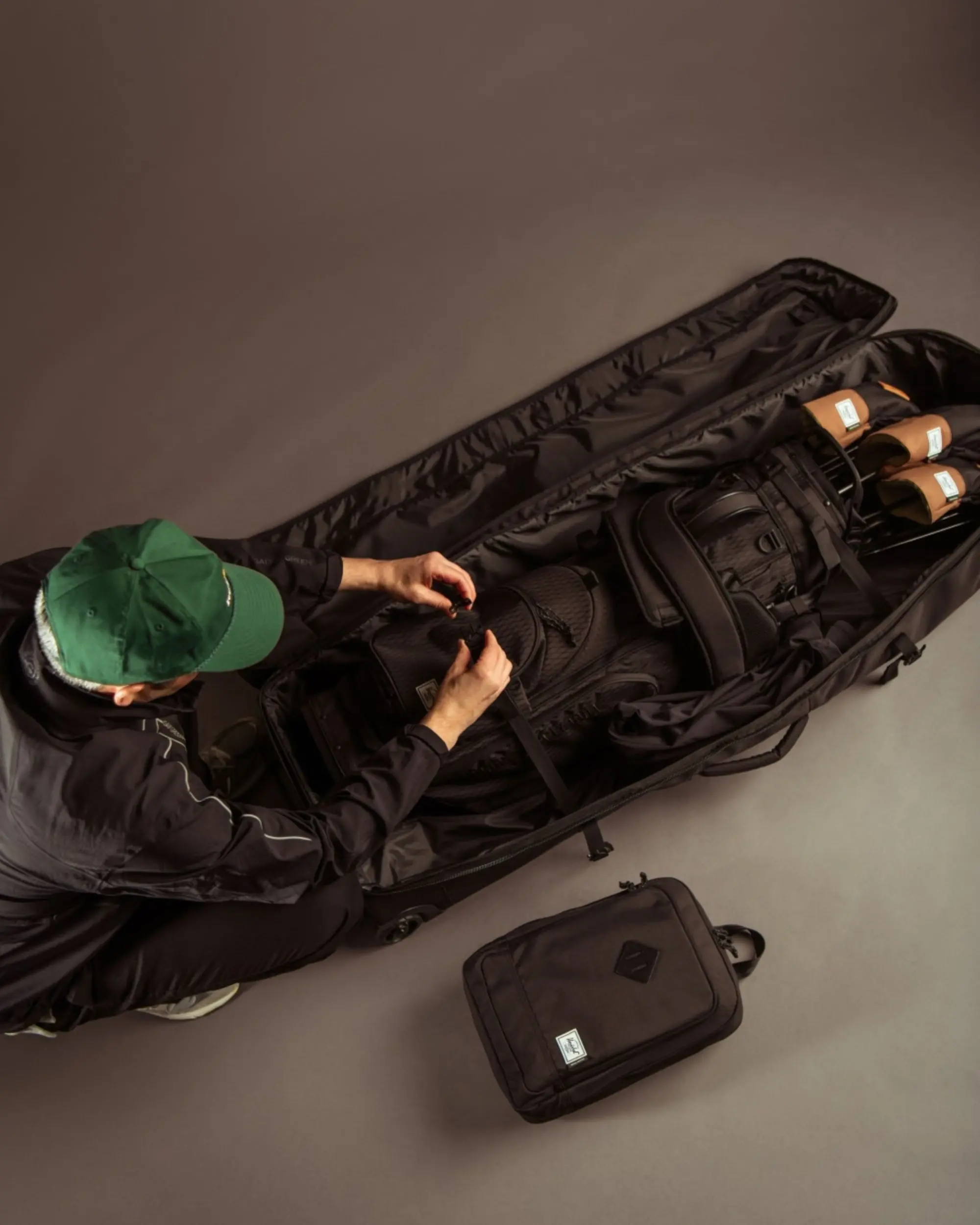 Herschel Heritage™ Golf Travel Wheelie Bag