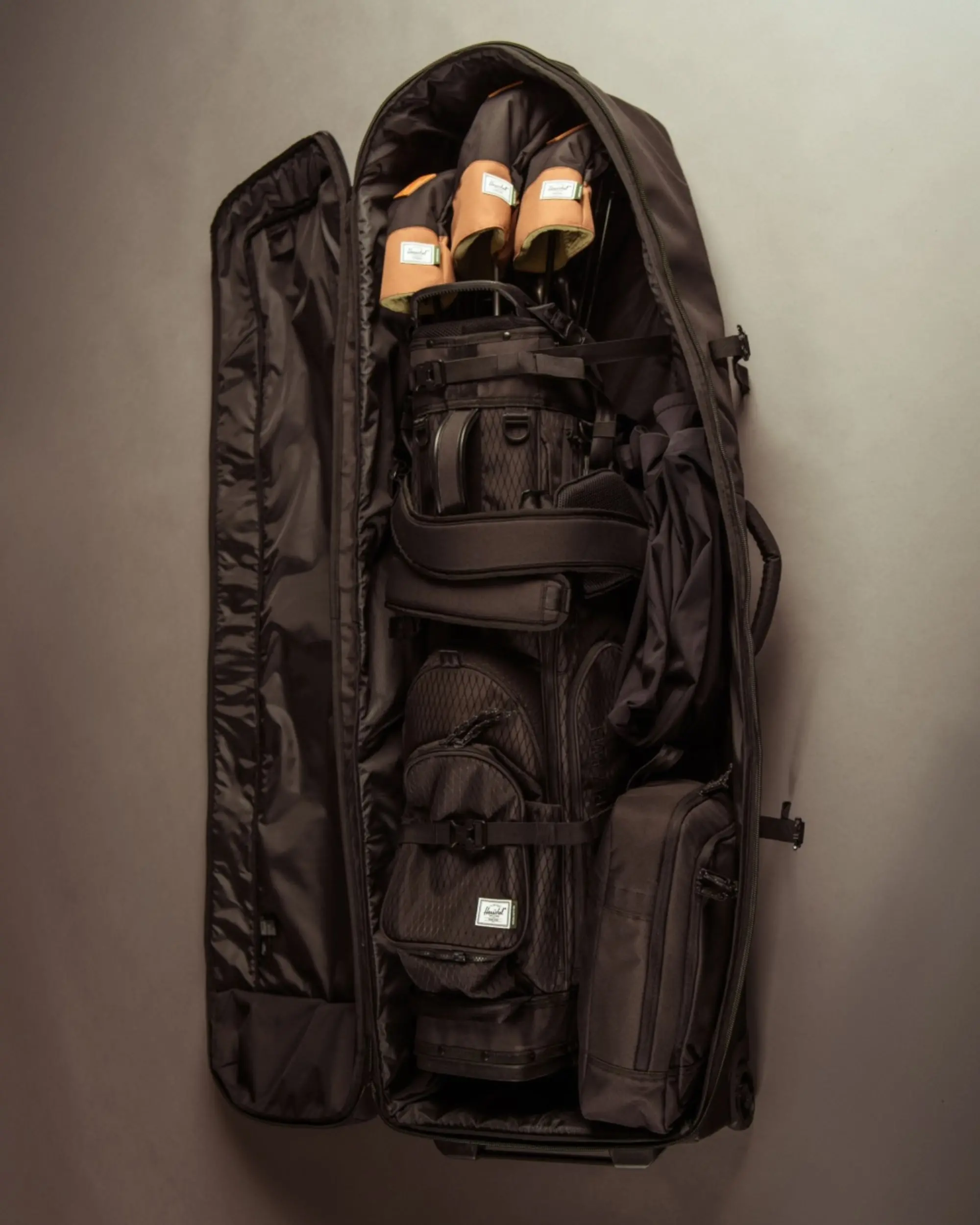 Herschel Heritage™ Golf Travel Wheelie Bag